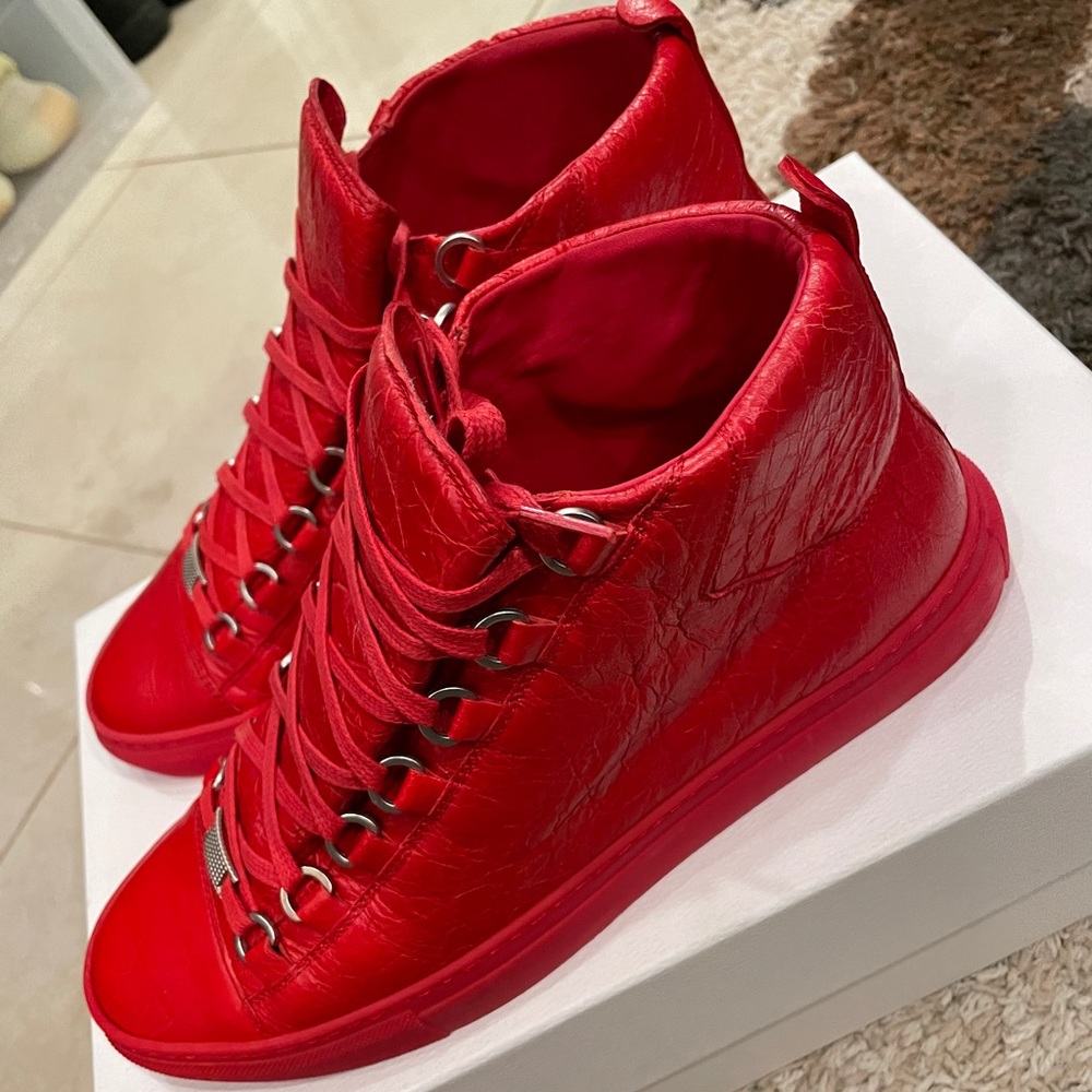 100% Authentic Balenciaga size 41 Red